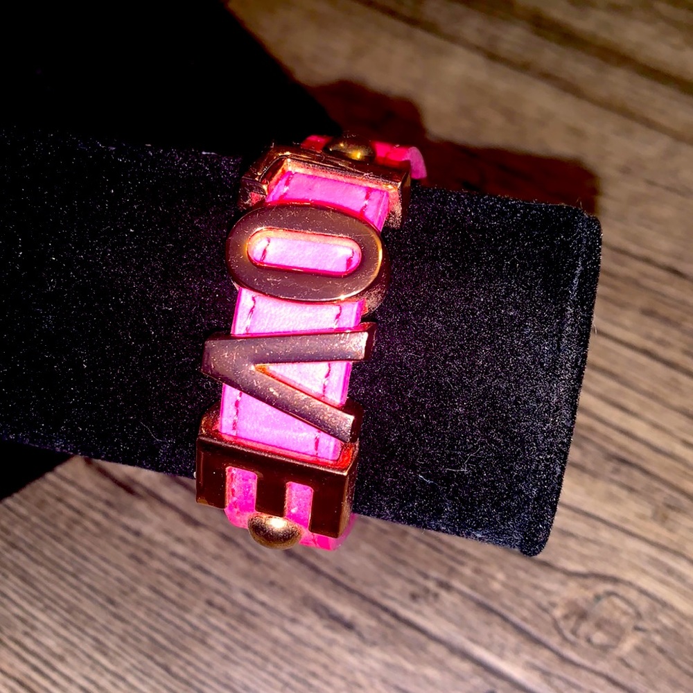 BCBG love bracelet